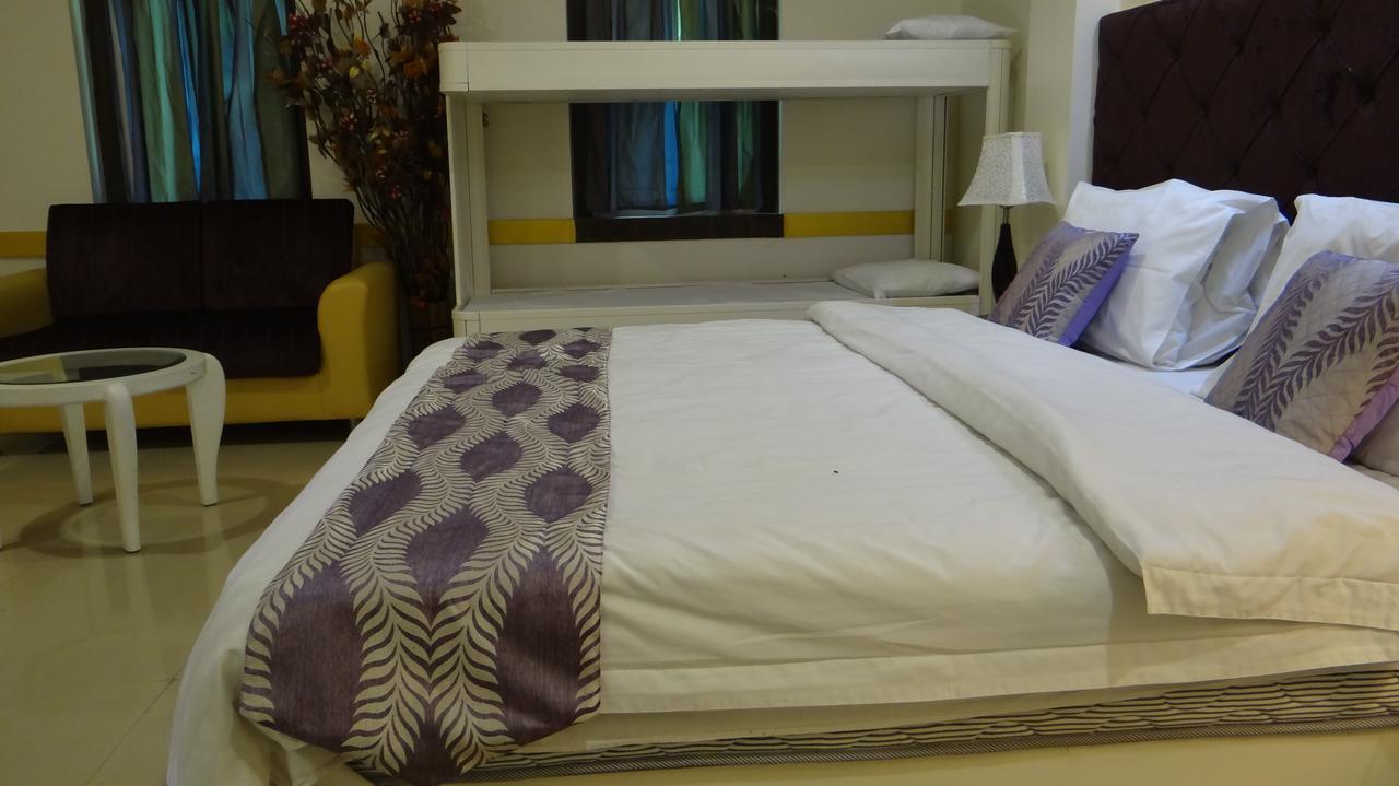 ครคี โคทมวิหาร Hotel ราจกี ภายนอก รูปภาพ