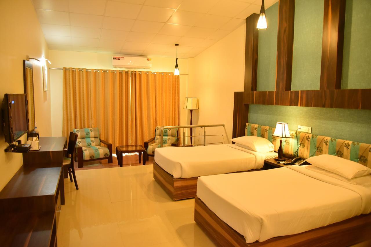 ครคี โคทมวิหาร Hotel ราจกี ภายนอก รูปภาพ